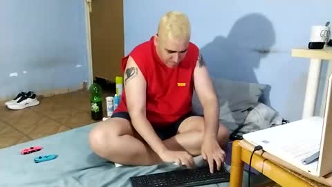 Snapshot of gorak32 chatting on 06-11-26, 10:08 GoraK online show from 06-11-26, 10:08