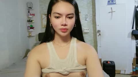 geneviev online show from 05-17-26, 05:09