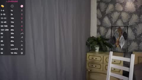 Snapshot of gorgeous_beaux chatting on 10-03-25, 05:32 Sexy Mona 3 online show from 10-03-25, 05:32