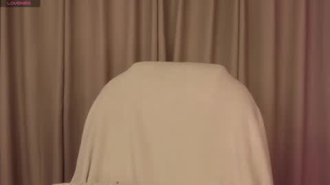 Snapshot of gorgeous_brunette chatting on 02-28-25, 08:53 Rose online show from 02-28-25, 08:53