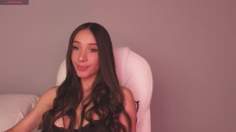 Snapshot of gorgeous_brunette chatting on 03-31-26, 08:15 Rose online show from 03-31-26, 08:15