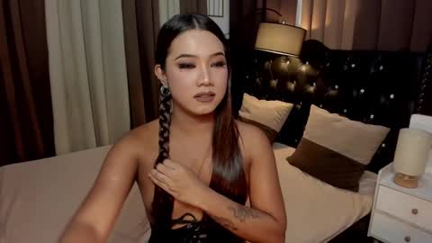 Snapshot of gorgeous_dark_luna chatting on 01-14-25, 05:30 RIANA online show from 01-14-25, 05:30