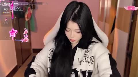 Snapshot of gorgeous_girl33 chatting on 12-06-24, 06:39 gorgeous girl33 online show from 12-06-24, 06:39