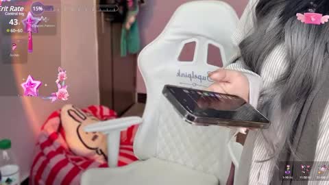 Snapshot of gorgeous_girl33 chatting on 12-20-24, 05:04 gorgeous girl33 online show from 12-20-24, 05:04