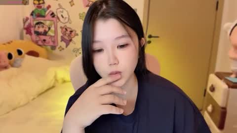 Snapshot of gorgeous_girl33 chatting on 10-24-25, 09:00 gorgeous girl33 online show from 10-24-25, 09:00