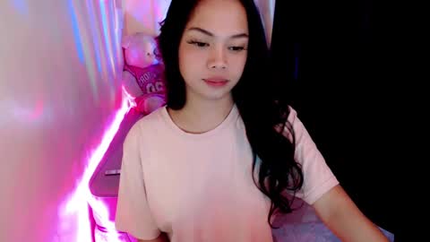 Snapshot of gorgeoustransgirl chatting on 02-21-25, 10:50 Emmy online show from 02-21-25, 10:50