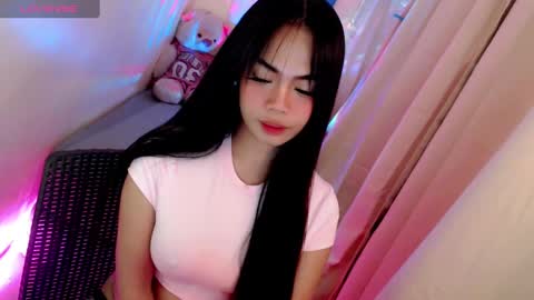 Snapshot of gorgeoustransgirl chatting on 03-06-25, 02:51 Emmy online show from 03-06-25, 02:51