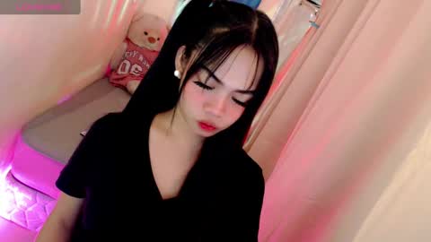 Snapshot of gorgeoustransgirl chatting on 03-09-25, 11:47 Emmy online show from 03-09-25, 11:47