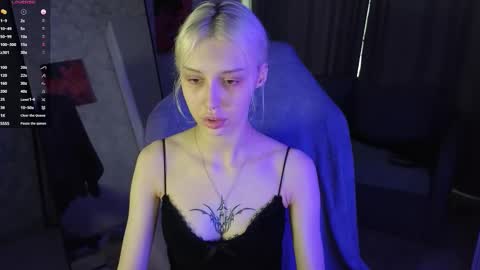 Snapshot of goth__tv chatting on 11-14-25, 10:25 Violeta online show from 11-14-25, 10:25