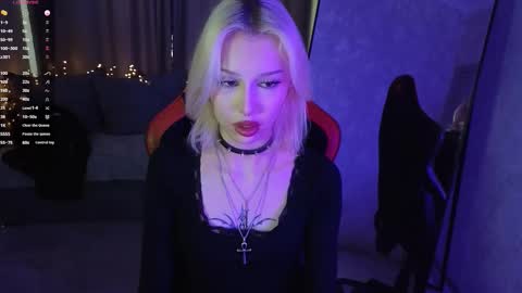 Snapshot of goth__tv chatting on 12-16-25, 09:58 Violeta online show from 12-16-25, 09:58