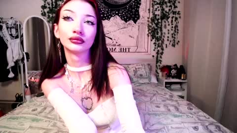 Snapshot of gothdesss chatting on 01-21-25, 12:15 online show from 01-21-25, 12:15