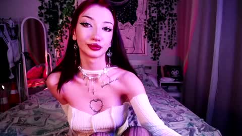 Snapshot of gothdesss chatting on 01-23-25, 01:30 online show from 01-23-25, 01:30