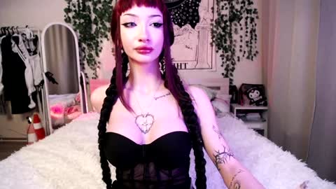 Snapshot of gothdesss chatting on 01-24-25, 10:51 online show from 01-24-25, 10:51