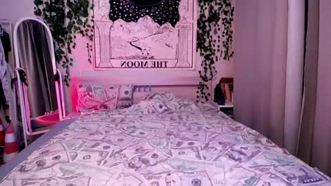 Snapshot of gothdesss chatting on 02-23-25, 12:19 online show from 02-23-25, 12:19