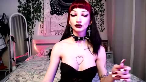 Snapshot of gothdesss chatting on 02-26-25, 02:15 online show from 02-26-25, 02:15