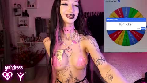 Snapshot of gothdesss chatting on 03-08-26, 02:04 online show from 03-08-26, 02:04