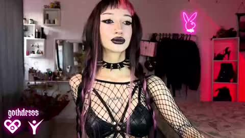 Snapshot of gothdesss chatting on 03-15-26, 04:18 online show from 03-15-26, 04:18