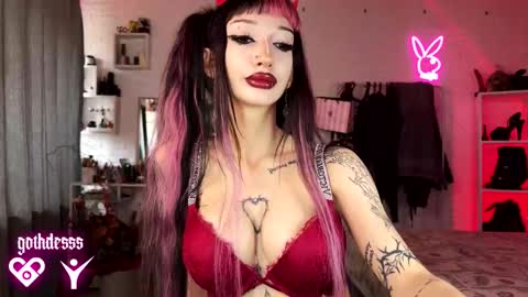 Snapshot of gothdesss chatting on 03-16-26, 05:44 online show from 03-16-26, 05:44