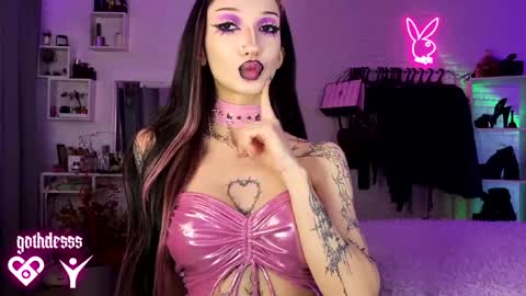 Snapshot of gothdesss chatting on 04-01-26, 02:56 online show from 04-01-26, 02:56