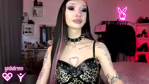 Snapshot of gothdesss chatting on 04-02-26, 03:15 online show from 04-02-26, 03:15