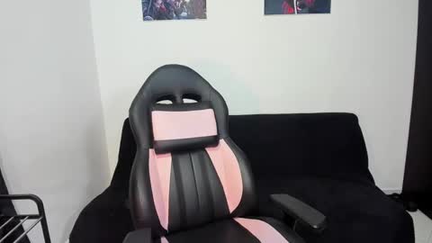 Snapshot of gothic9goddes chatting on 01-25-25, 01:10 GG online show from 01-25-25, 01:10