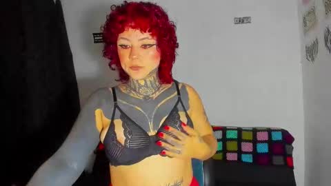 Snapshot of gothic9goddes chatting on 01-11-26, 11:10 GG online show from 01-11-26, 11:10