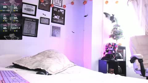 Snapshot of gothic_do11 chatting on 12-11-24, 09:01 hi my name is Elizabeth nice to meet you online show from 12-11-24, 09:01