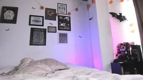 Snapshot of gothic_do11 chatting on 01-03-25, 05:53 hi my name is Elizabeth nice to meet you online show from 01-03-25, 05:53