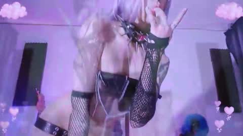        online show from 11-04-25, 09:19