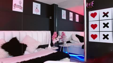 Meredith Alessandra online show from 01-23-25, 04:30