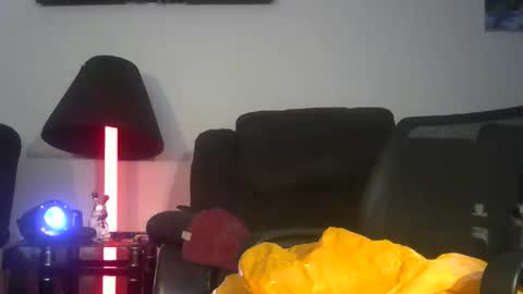 Snapshot of gr8peephole chatting on 04-22-26, 11:39 gr8peephole online show from 04-22-26, 11:39