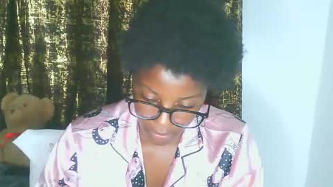 Snapshot of graceessy chatting on 11-02-25, 06:10 graceessy online show from 11-02-25, 06:10