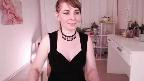 Snapshot of gracelure chatting on 01-14-25, 06:02 Grace online show from 01-14-25, 06:02
