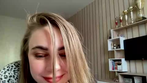 gracetorrezz online show from 10-20-25, 01:11