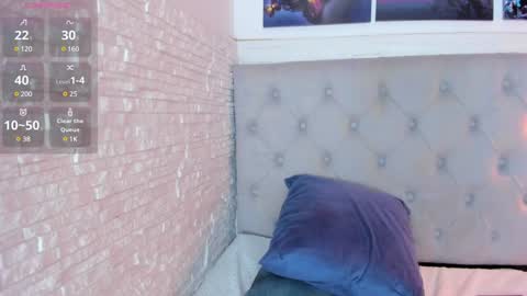 Snapshot of graceymilf999 chatting on 01-17-25, 02:18 Gracey Milf online show from 01-17-25, 02:18