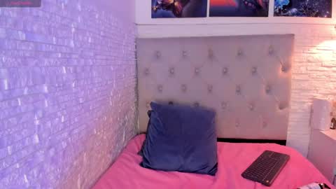 Snapshot of graceymilf999 chatting on 02-28-25, 02:31 Gracey Milf online show from 02-28-25, 02:31