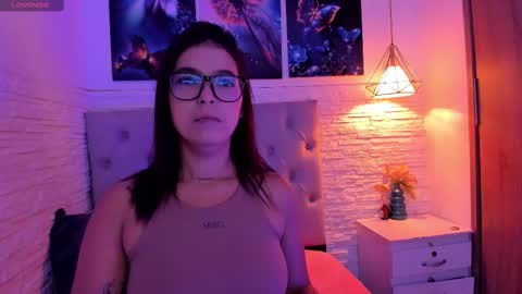 Snapshot of graceymilf999 chatting on 03-06-25, 12:30 Gracey Milf online show from 03-06-25, 12:30