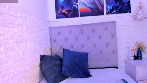 Snapshot of graceymilf999 chatting on 03-07-25, 11:18 Gracey Milf online show from 03-07-25, 11:18