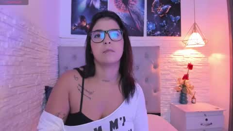 Snapshot of graceymilf999 chatting on 03-11-25, 11:33 Gracey Milf online show from 03-11-25, 11:33
