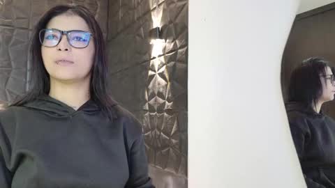 Snapshot of graceymilf999 chatting on 09-28-25, 11:15 Gracey Milf online show from 09-28-25, 11:15