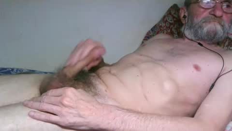 Snapshot of grandpa_mark chatting on 09-26-25, 08:02 Mark online show from 09-26-25, 08:02