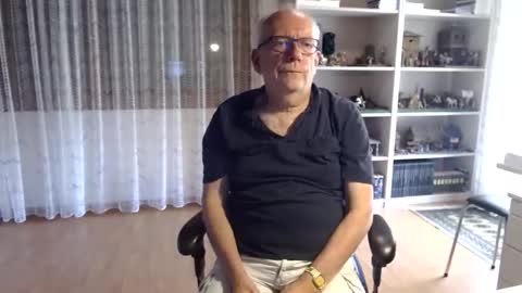 Snapshot of grandpach chatting on 05-21-26, 01:40 grandpach online show from 05-21-26, 01:40
