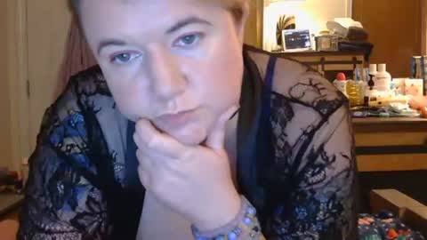 Snapshot of grateful42day chatting on 12-21-25, 09:27 grateful42day online show from 12-21-25, 09:27