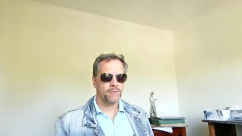 Snapshot of grattitude chatting on 11-23-25, 10:31 grattitude online show from 11-23-25, 10:31