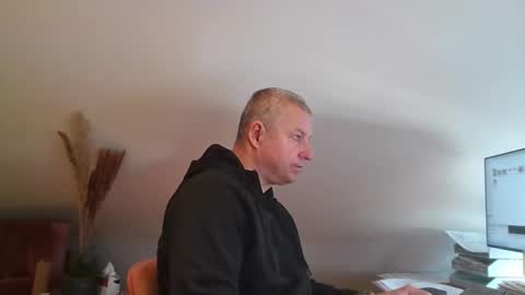 Snapshot of grau197077 chatting on 03-12-26, 10:43 grau197077 online show from 03-12-26, 10:43