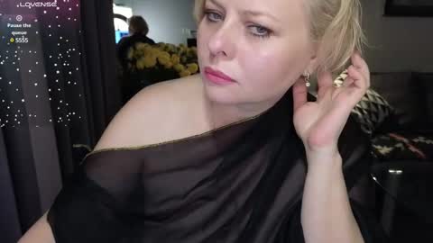 Snapshot of gray_swann chatting on 02-19-25, 09:39 Ray online show from 02-19-25, 09:39