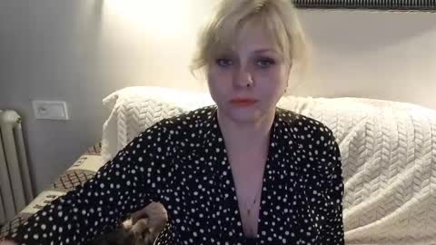 Snapshot of gray_swann chatting on 03-04-25, 08:16 Ray online show from 03-04-25, 08:16