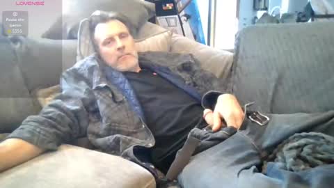 Snapshot of graylonewolf chatting on 01-14-26, 07:19 Gray lone wolf online show from 01-14-26, 07:19