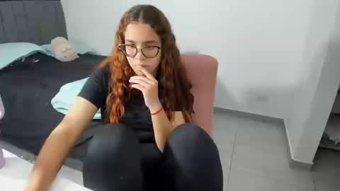 GreciaRuiz online show from 10-15-25, 12:11