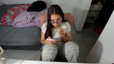 Snapshot of greciaruiz chatting on 05-06-26, 12:08 GreciaRuiz online show from 05-06-26, 12:08